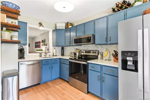 34 Clara Ct, Cortlandt, NY 10567