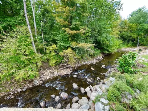 226 Ulsterville Rd, Shawangunk, NY 12566