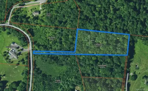 672 Starlight Rd, Thompson, NY 12701