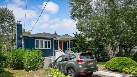 31 Rosedale Ave, New Rochelle, NY 10801