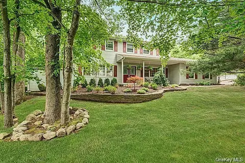30 W Gate Rd, Ramapo, NY 10901