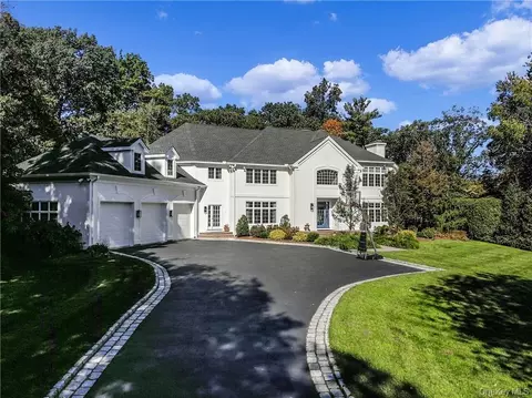 3 Old Woods Dr, Harrison, NY 10528