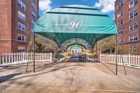90 Bryant Ave #5D, White Plains, NY 10605
