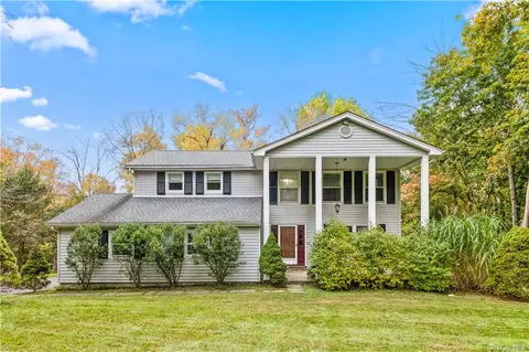 8 Willow Crest Dr, Katonah, NY 10536