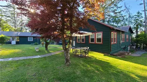 59 63 E Tusten Pl, Bethel, NY 12720
