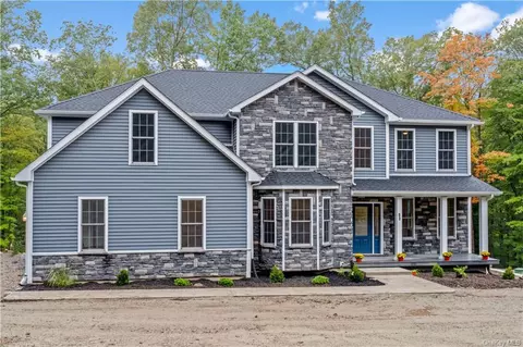32 Old West Point Rd, Cornwall, NY 12518