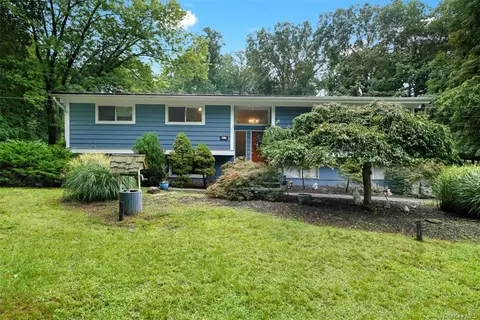 27 Robin Hood Rd, Ramapo, NY 10901