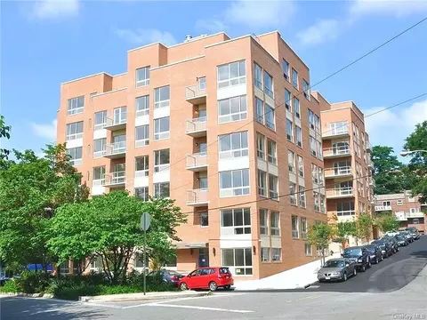 460 W 236th St #3C, Bronx, NY 10463