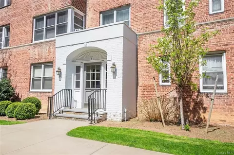 1 Bronxville Rd #2T, Yonkers, NY 10708