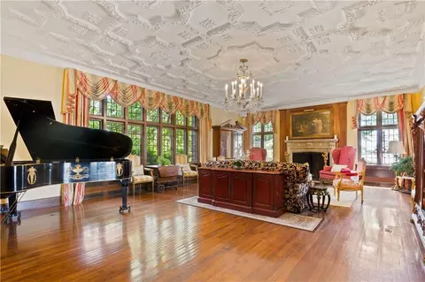 Living - 6 Shore Rd, Rye, NY 10580 photo 3 of 6