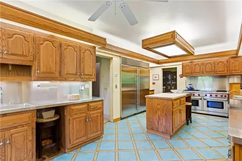Kitchen - 6 Shore Rd, Rye, NY 10580 photo 1 of 3
