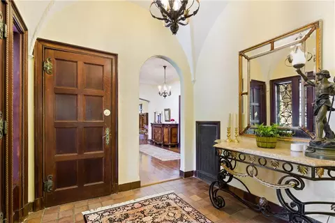 Entry Way - 6 Shore Rd, Rye, NY 10580 photo 1 of 2