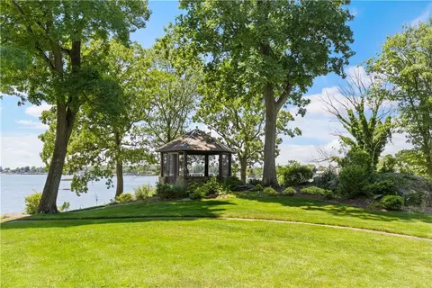 Exterior - 6 Shore Rd, Rye, NY 10580 photo 6 of 10