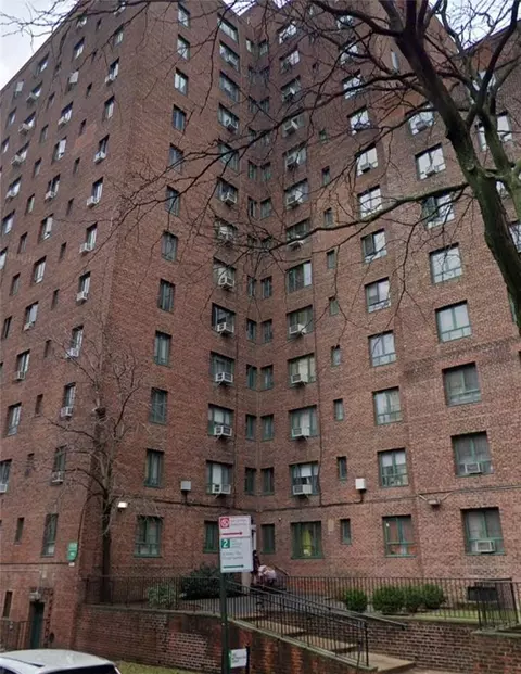 1560 Metropolitan Ave #ME, New York, NY 10462
