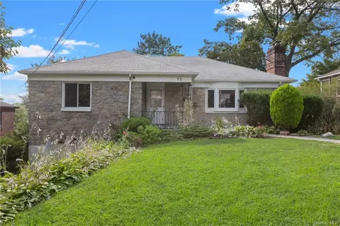75 Algonquin Rd, Yonkers, NY 10710