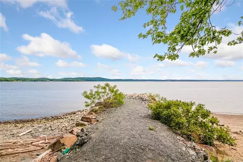 28 River Rd, Stony Point, NY 10980