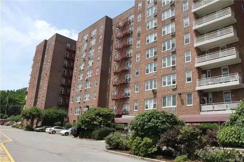 245 Rumsey Rd #3B, Yonkers, NY 10701
