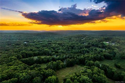 725 Croton Lake Rd, Bedford, NY 10549