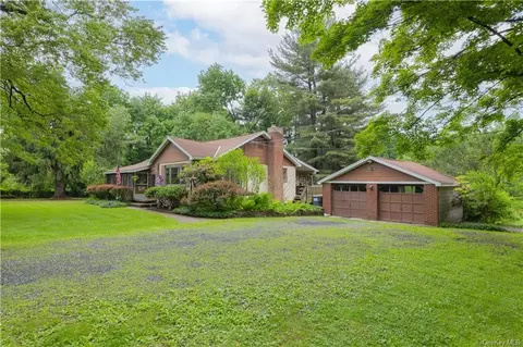 85 Cronks Rd, Newburgh, NY 12589 photo 1