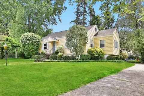 80 E Cambridge St E, Mount Pleasant, NY 10595 photo 1