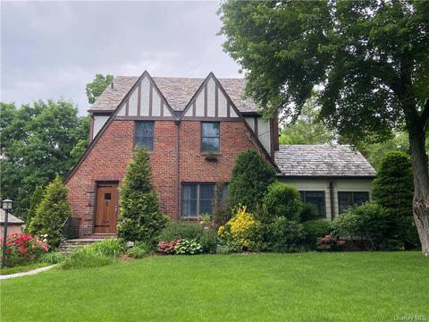 8 Antony Rd, White Plains, NY 10605