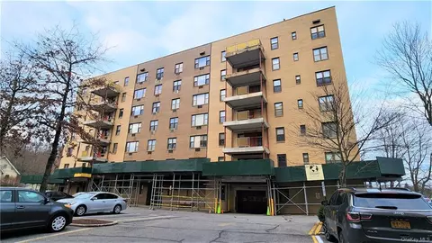 25 Stewart Pl #617, Mount Kisco, NY 10549