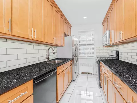 3635 Johnson Ave #2B, Bronx, NY 10463