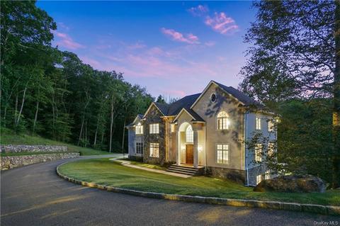15 Gifford Lake Dr, North Castle, NY 10504