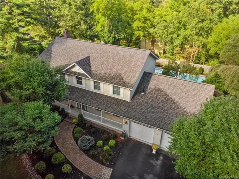 330 Strawtown Rd, Clarkstown, NY 10956