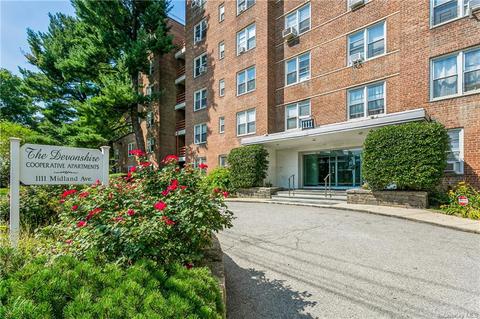 1111 Midland Ave #5D, Yonkers, NY 10708