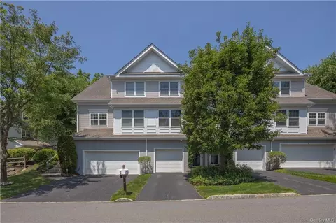 75 Hillcrest Ln, Peekskill, NY 10566 photo 1