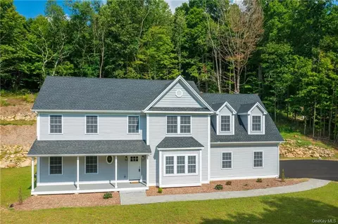 26 Gelding Hill Rd, Sandy Hook, CT 06482 photo 1