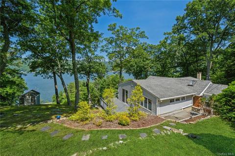 67 Bluff Ave, Greenwood Lake, NY 10925