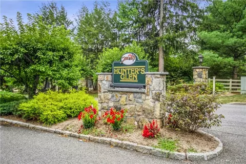 3006 Morgan Dr, Carmel Hamlet, NY 10512