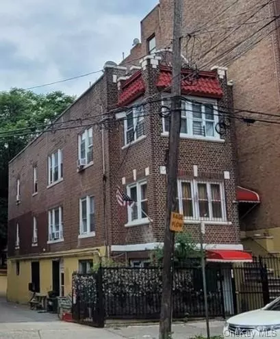 320 E 196th St, Bronx, NY 10458 photo 1