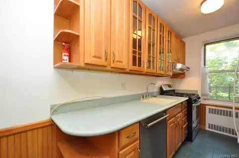 491 Riverdale Ave #3F, Yonkers, NY 10705