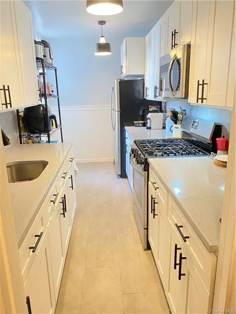 1430 Thieriot Ave #1B, New York, NY 10460