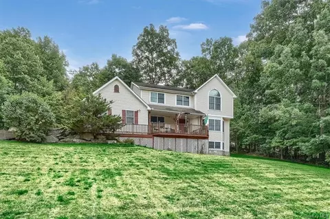 24 Woodland Ct, Wappinger, NY 12590