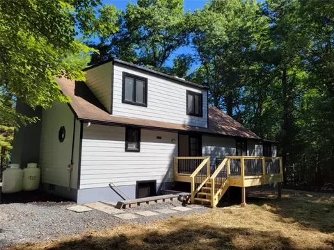 190 Fox Rd, Dingmans Ferry, PA 18328 photo 1