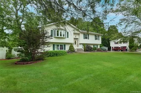 1 Harmony Rd, Ramapo, NY 10977