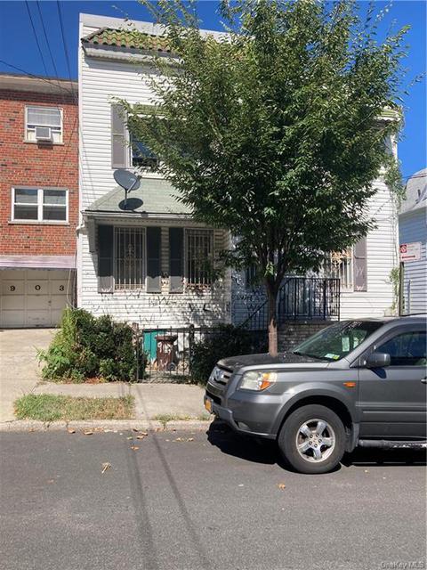 907 E 232nd St, Bronx, NY 10469 photo 1