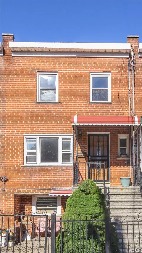 2953 Pearsall Ave, New York, NY 10469