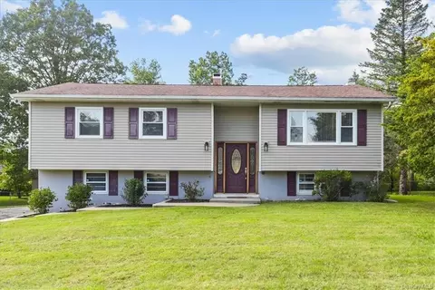 6 Disco Dr, Wallkill, NY 10941 photo 1