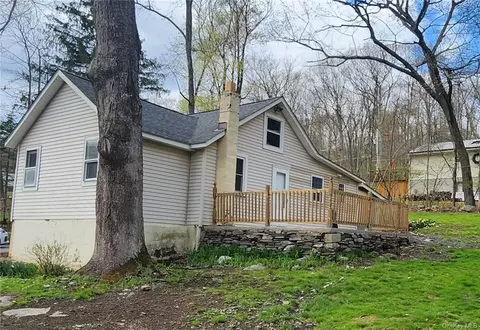 29 Lincoln Rd, Mamakating, NY 12790