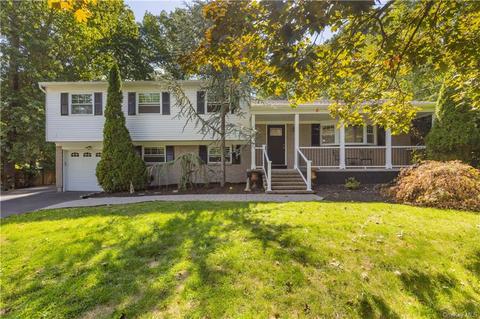 3 Green Oval, Clarkstown, NY 10954