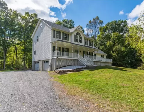 20 Bruce Ln, Rock Tavern, NY 12575