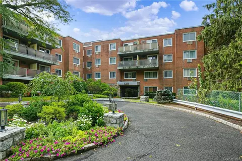 372 Central Park Ave #1V, Greenburgh, NY 10583