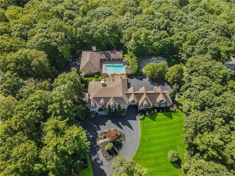 21 Links Ct, Monroe, NY 10950