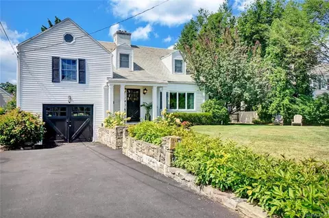 44 Ridge St, Eastchester, NY 10709