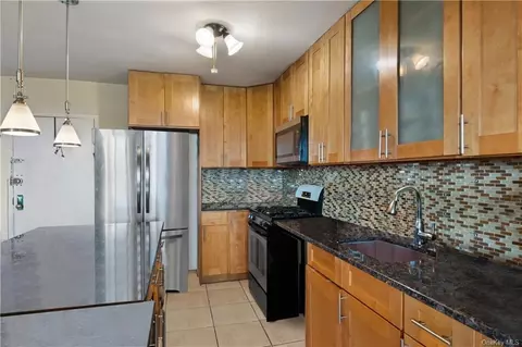 875 Morrison Ave #18F, Bronx, NY 10473